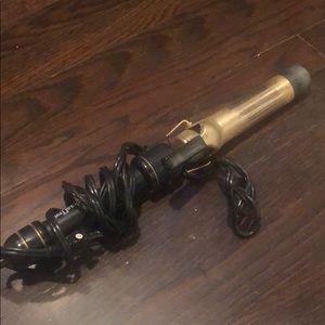 Helen of Troy gold curling iron